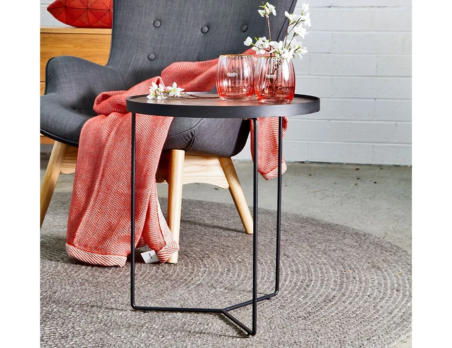 LEVEL Alora Side Table - Black - Walnut 4 LEVEL Alora Side Table - Black - Walnut - Image 4